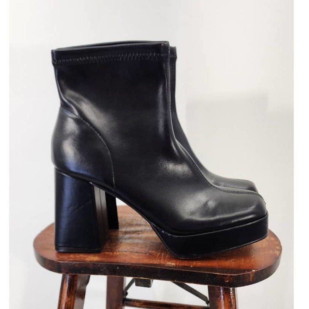 Nicole Miller Black Leather Platform Ankle Boots